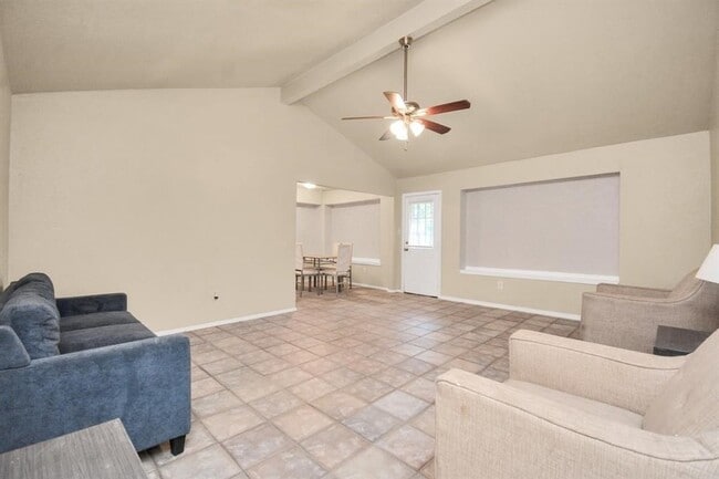 Building Photo - 4803 Beechaven St