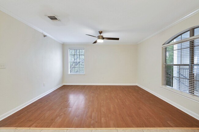 Foto del edificio - 7323 Snowden Rd