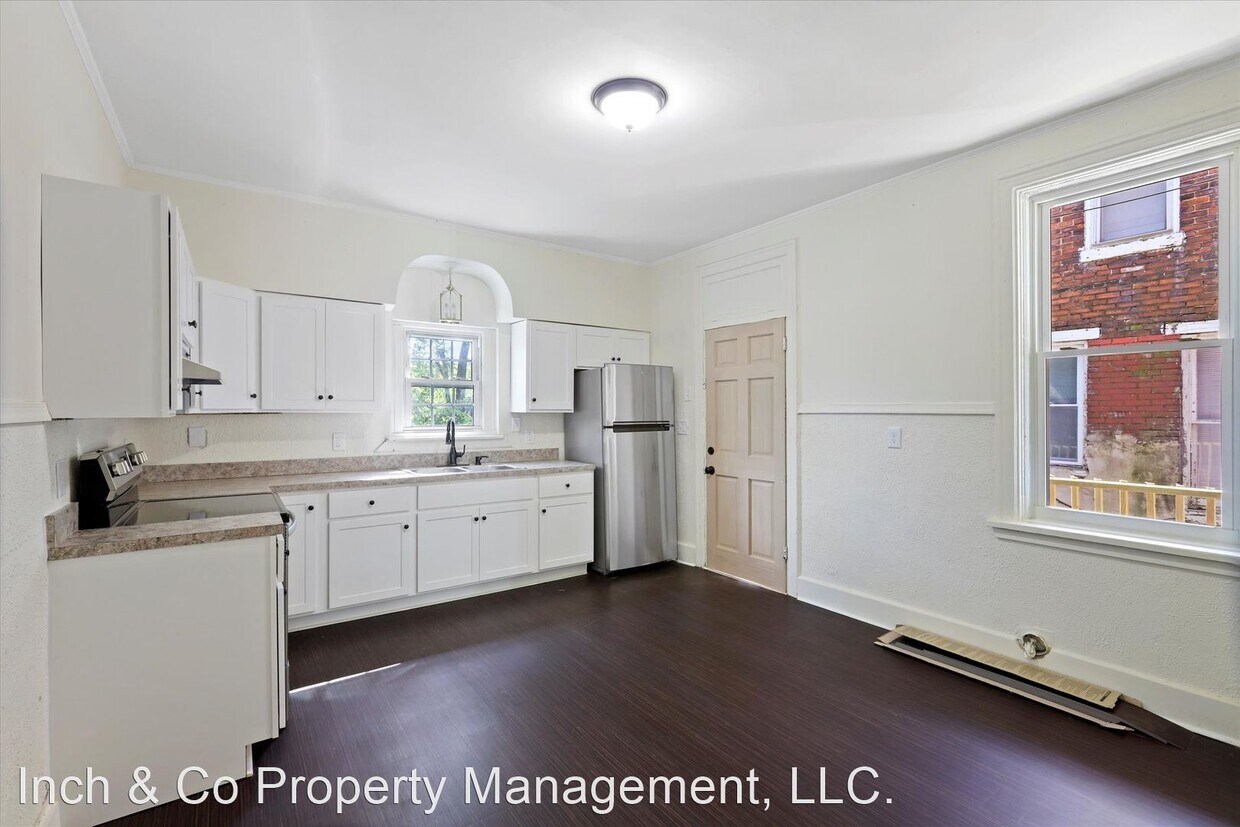 Primary Photo - 5 br, 1.5 bath House - 437 S 14th Street