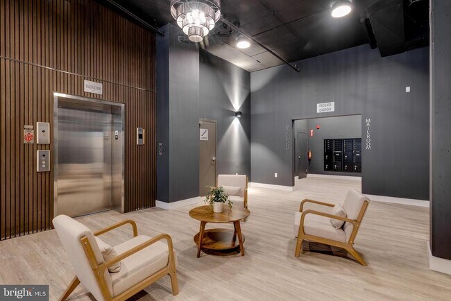Foto del edificio - 2400 E Huntingdon St