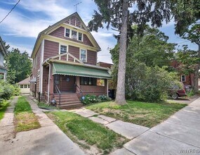 Building Photo - 1811 Weston Ave