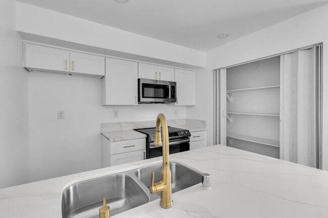 Foto del edificio - 3531 Rainbow Ln