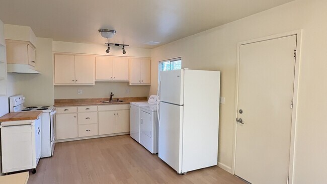 Foto del edificio - 2-Bedroom 1-Bathroom home in Eugene