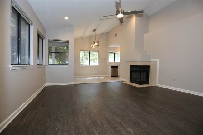 Building Photo - 8911 Palace Pkwy
