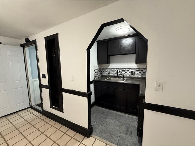 Foto del edificio - 121 Central Ave