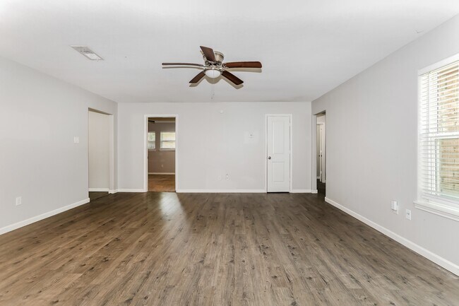 Foto del edificio - 24707 Wilderness Rd