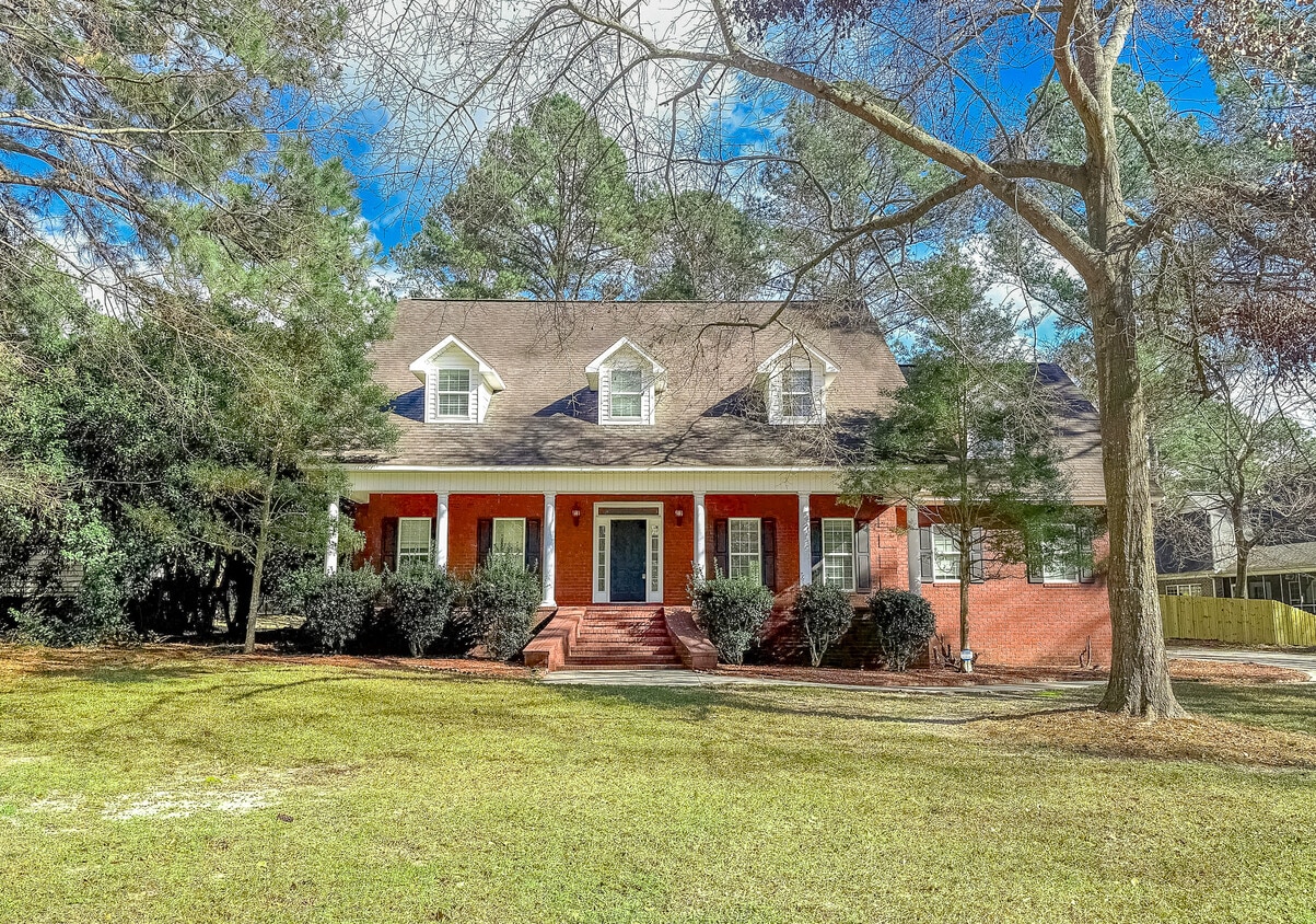 Primary Photo - 906 Monarch Cir