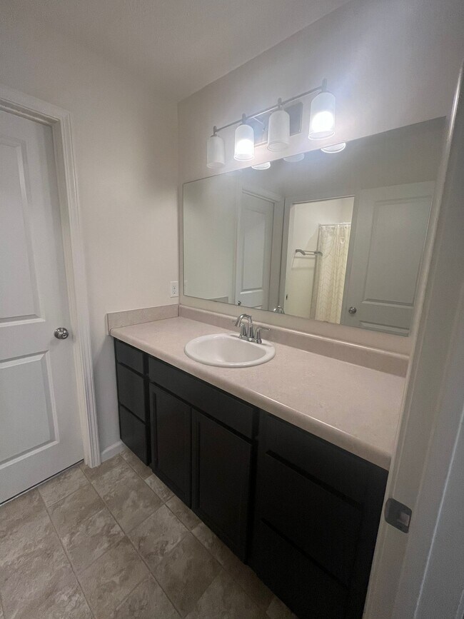 Foto del edificio - 3380 Marlton Ct