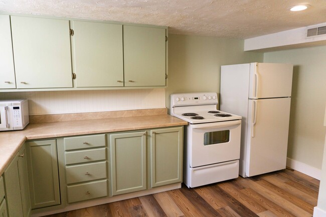 Building Photo - 495 E 1010 S
