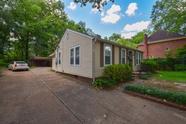 Foto del edificio - UPDATED 3 bed, 1.5 home near U of M and Me...