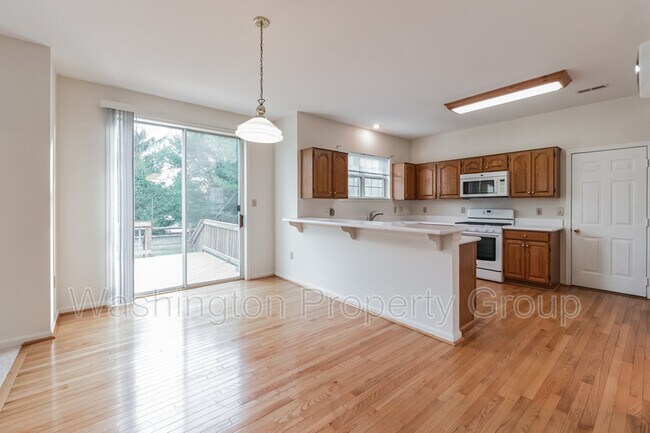 Building Photo - 1027 Dulaney Mill Dr
