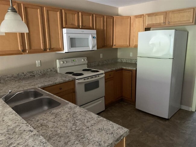 Building Photo - 2862 Waterbrook Way