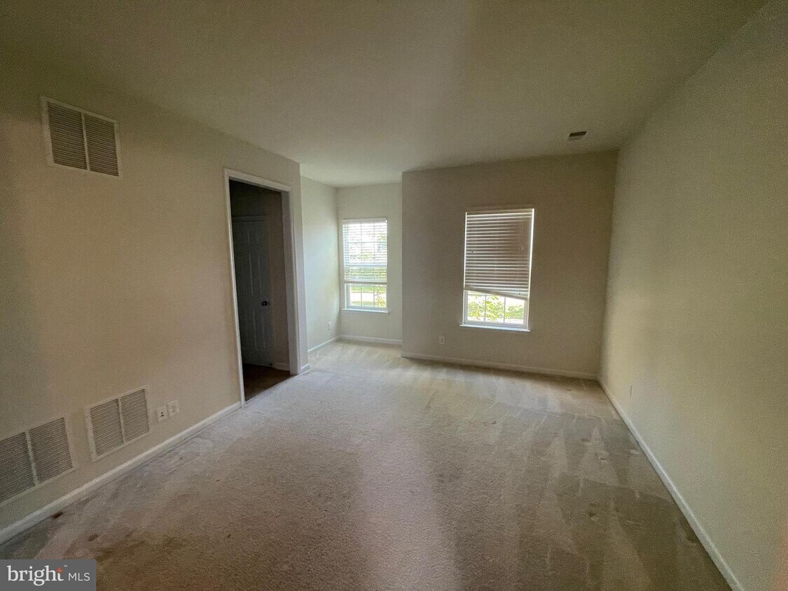 43519 Wheadon Terrace, Chantilly, VA 20152 Townhouse for Rent in