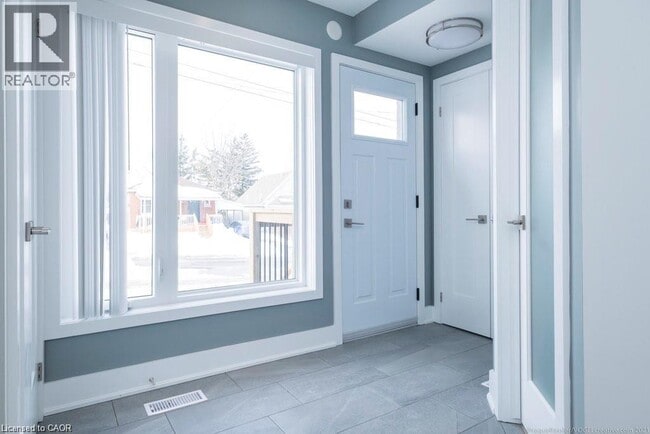 Photo du bâtiment - 225 E 24th St
