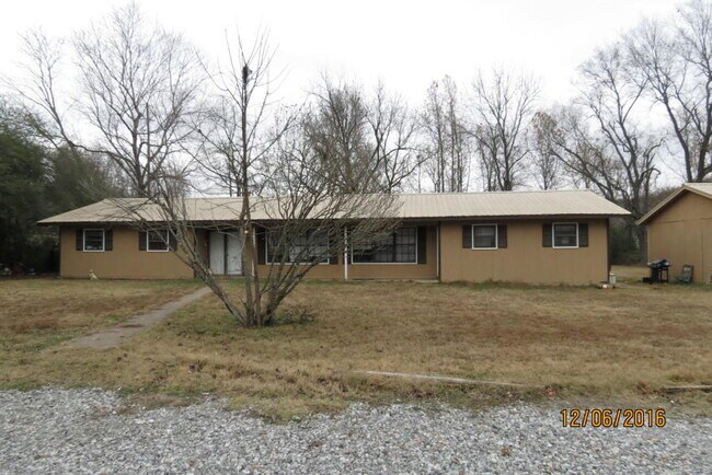 Building Photo - 49 Green Ln