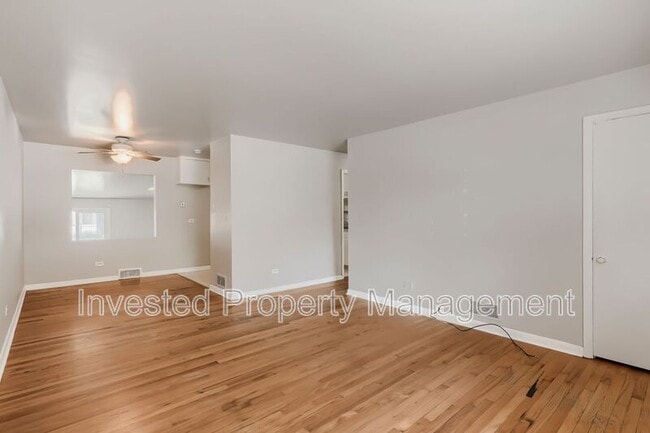 Building Photo - 1231 E Bates Pkwy