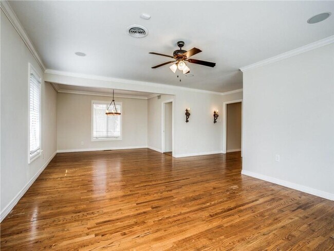 Building Photo - Gorgeous Single Story Home!