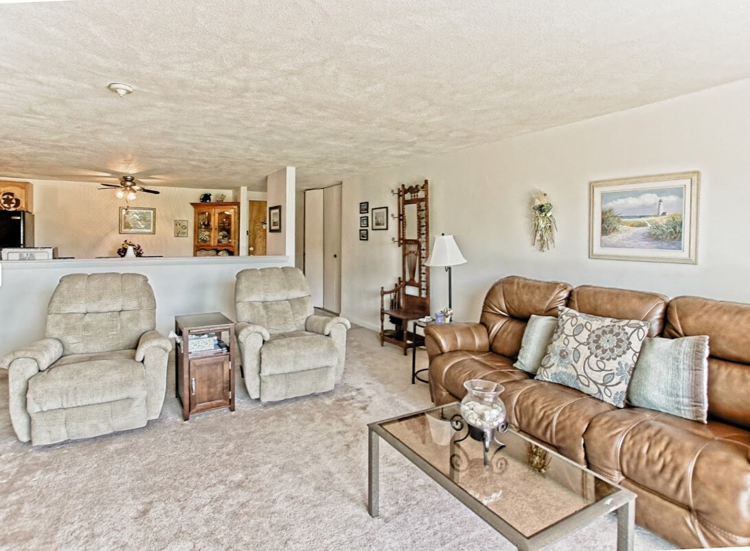 Admiralty Apartments in Falmouth, MA