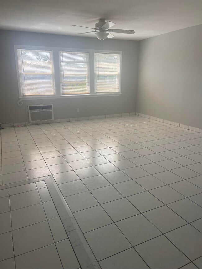 Foto del edificio - 30 BRIARWOOD Dr