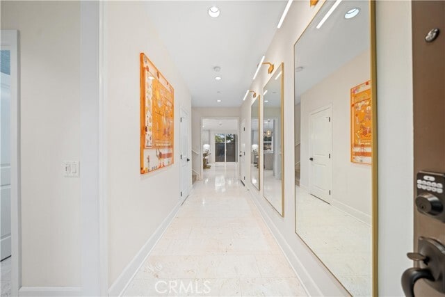 Building Photo - 102 Crimson Oak