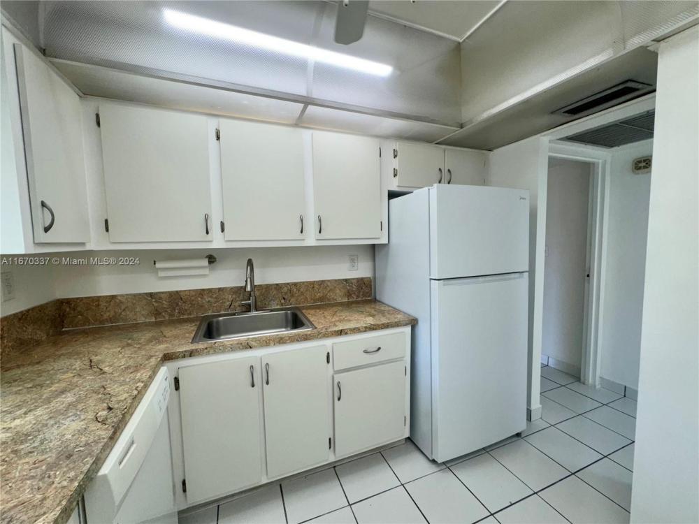 Foto principal - 1 bedroom in Sunny Isles Beach FL 33160