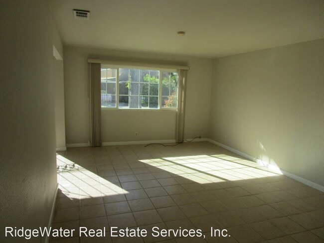 Building Photo - 2 br, 1 bath House - 1187 Beacon Street