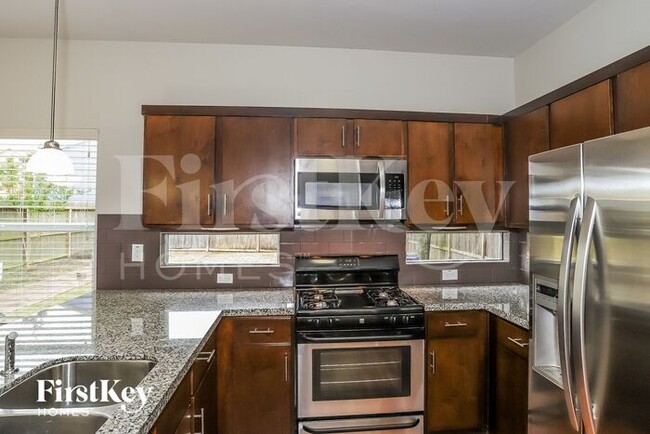 Foto del edificio - 4327 Darter St