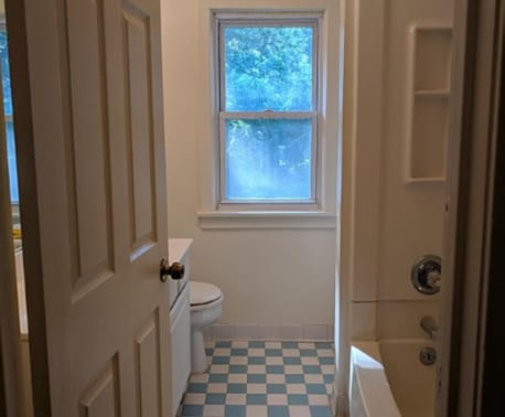 Baño - 17355 McIntyre St