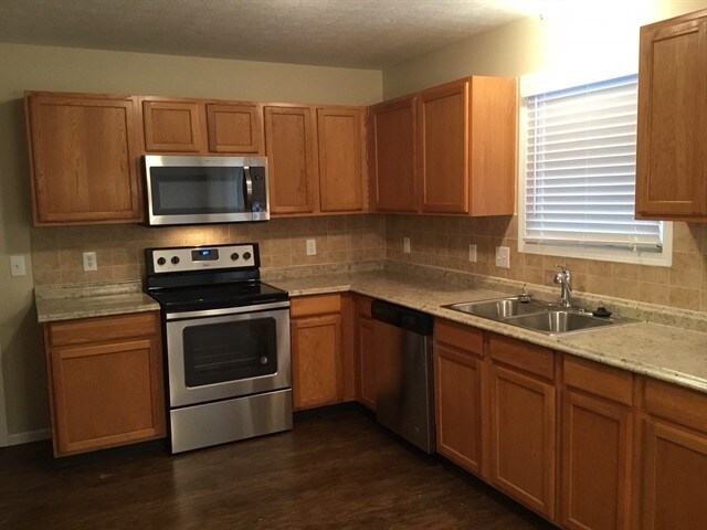 Building Photo - 8543 Old Field Birch Drive