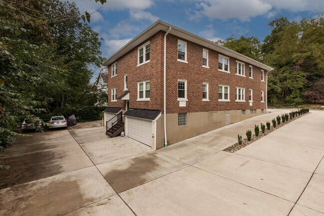 Building Photo - 1009 Jackson Rd