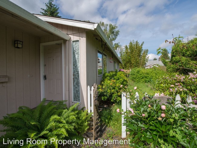 Building Photo - 4325 SE 52nd Ave