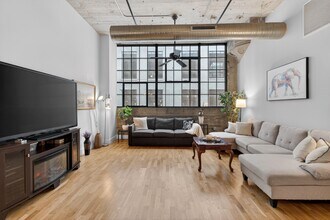 Building Photo - 4100 Forest Park Ave