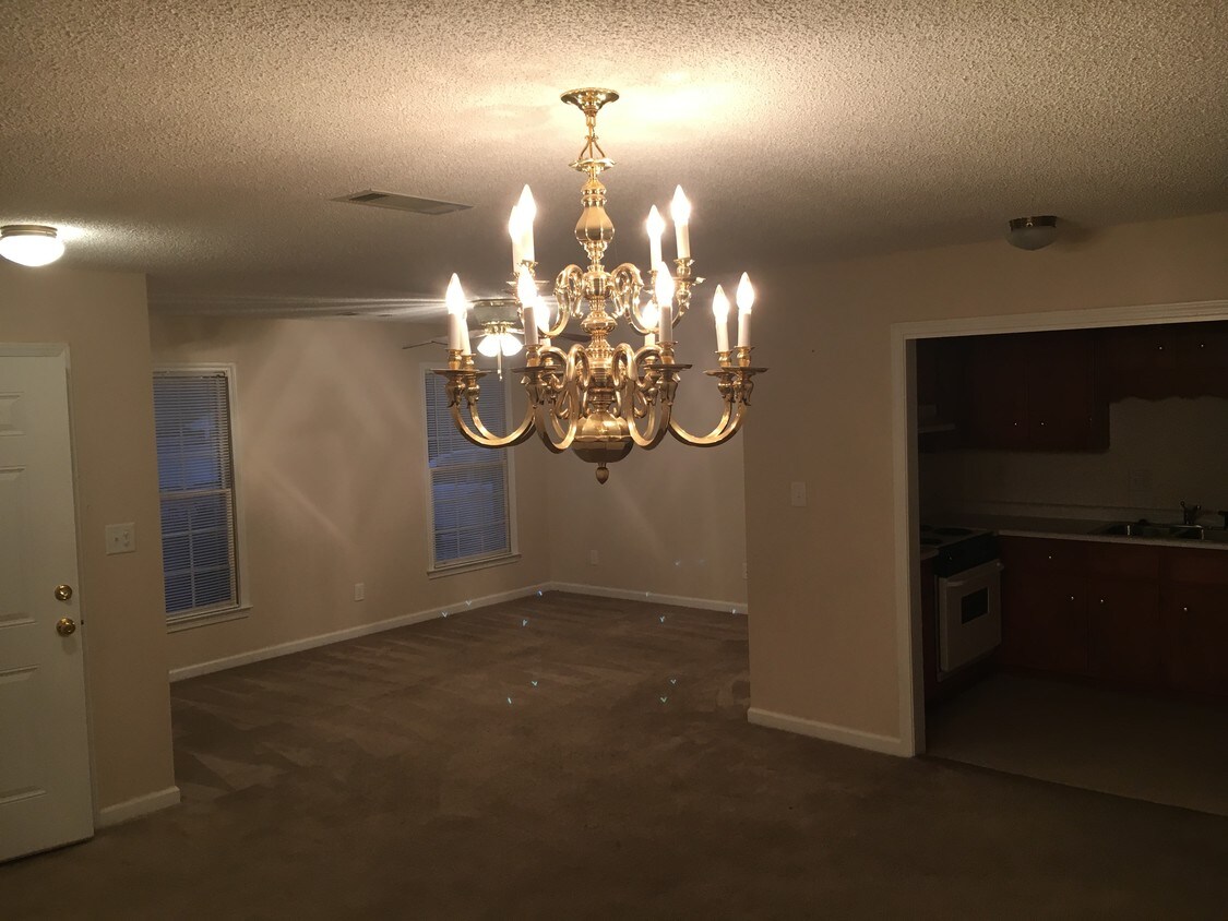Foto del edificio - 249 Merrydale Ln