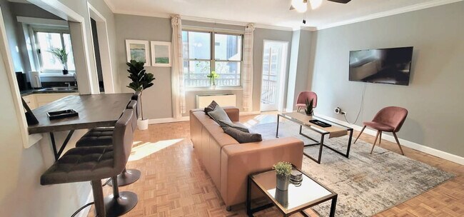 Foto del edificio - 300 W Peachtree St NW