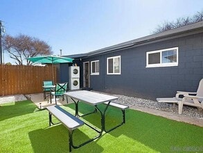 Building Photo - 1380 Grove Ave