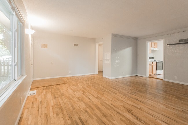 Building Photo - 2301 Goss St