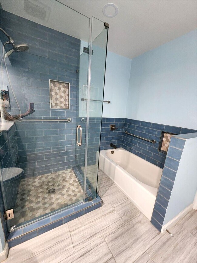 Foto del edificio - Updated 3 Beds, 2 Baths, 1,720 Sq Ft Home ...