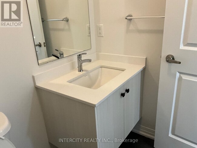 Building Photo - 53 Tipp Dr