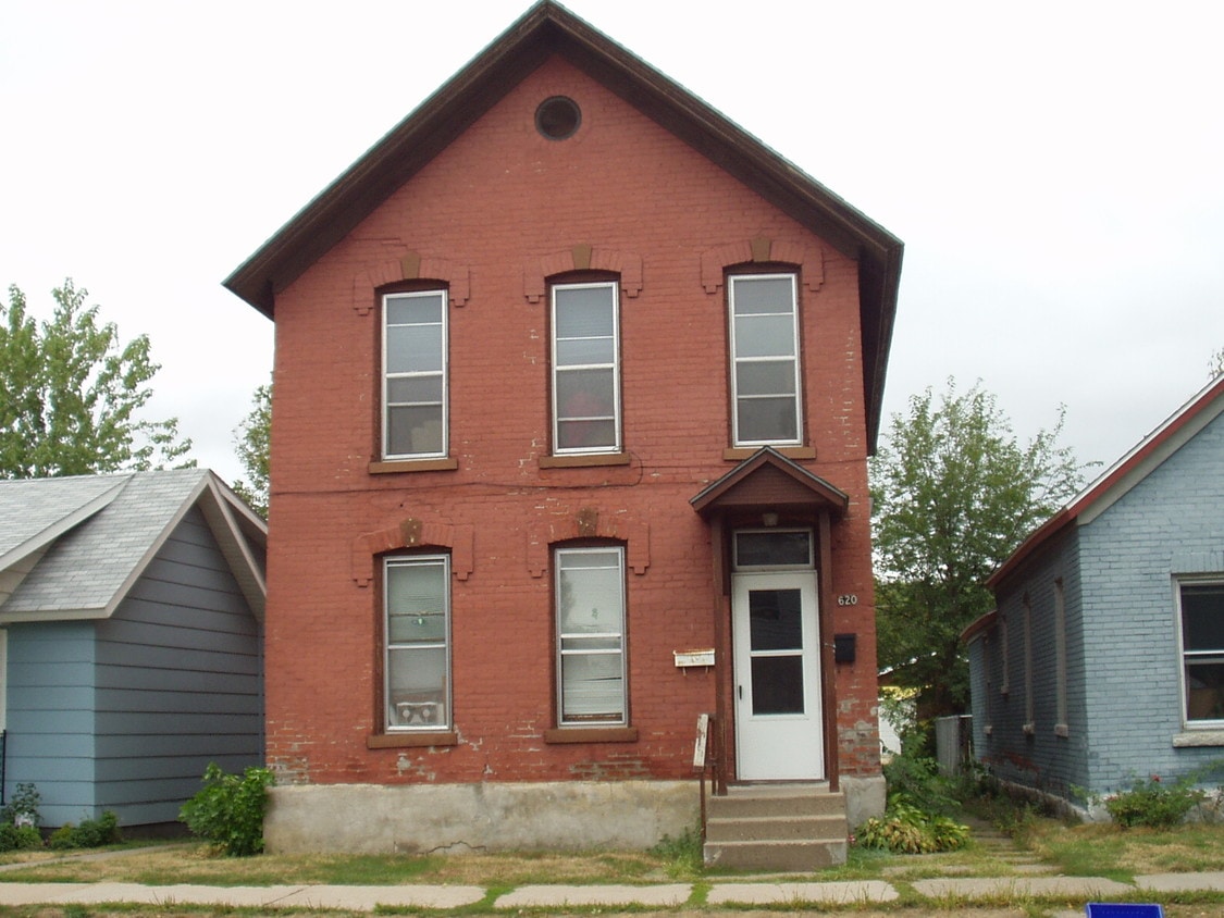 620 W 4th St, Winona, MN 55987 620 W 4th St Winona, MN Apartments for Rent in Winona