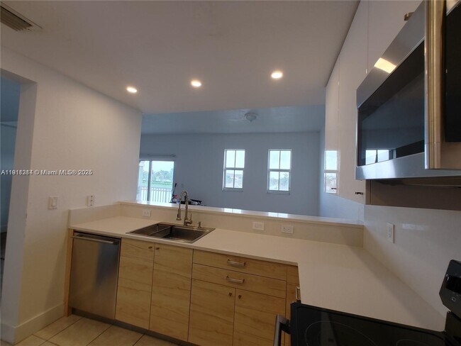 Foto del edificio - 10901 NW 83rd St