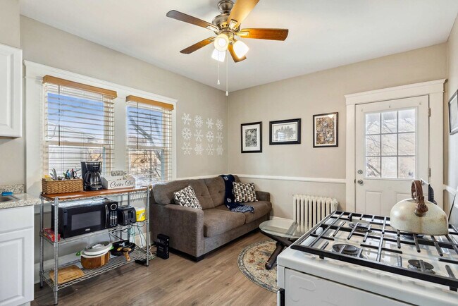 Foto del edificio - 1626 Ridgewood Ave