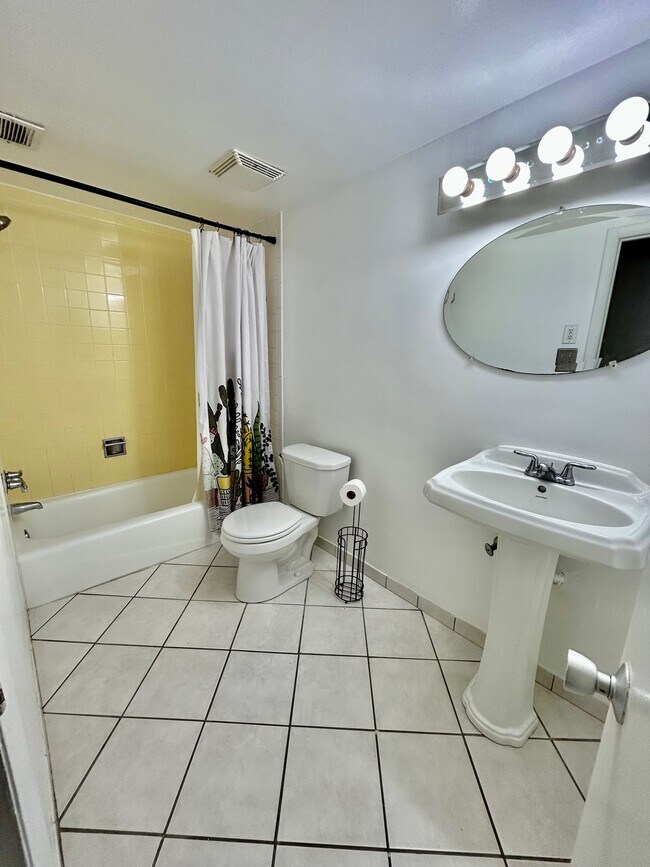 Baño - 11909 Parklawn Dr