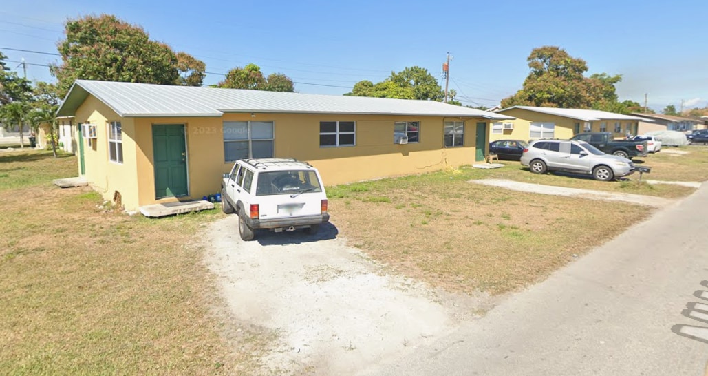 Foto del edificio - 200 NW 13th St