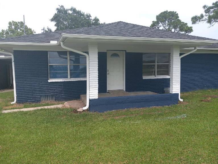 Primary Photo - Remodeled Country Charmer