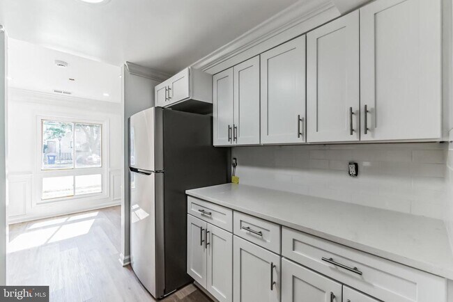 Foto del edificio - 630 Clearwater Ct