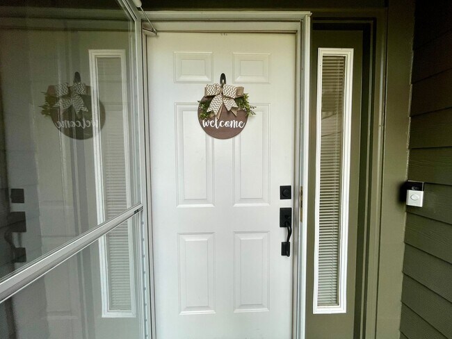 Foto del edificio - Troutdale 3 Bed 2Bath Ranch House ~ Wooded...