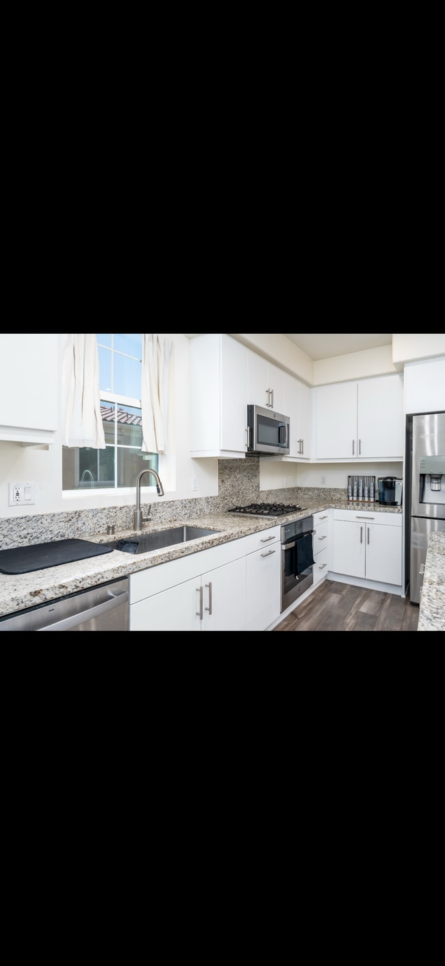 Building Photo - 8276 Traveller St