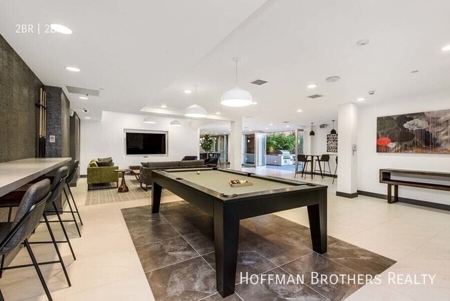 Foto del edificio - 455 S Kenmore Ave