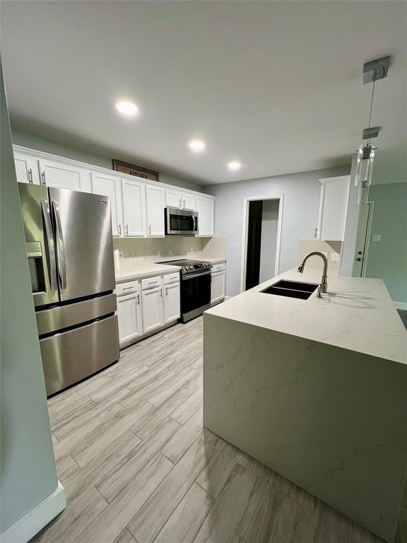 Foto del edificio - 8051 Bay Branch Dr