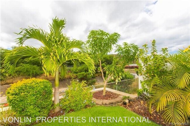 Foto del edificio - 3 br, 2 bath House - 87-1668 *Wehiwehi St